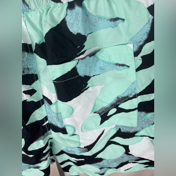 BP ATHLETIC SHORTS IN BLACK- GREEN PAINTED CAMO Size XS NWT - Picture 7 of 9